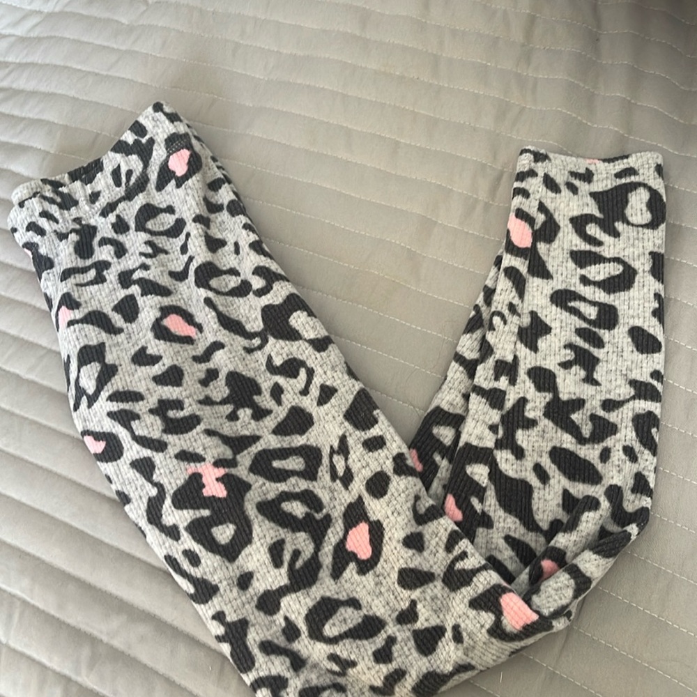 💕 Preloved Girls Cheetah Print PJ Bottoms